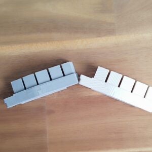 Bouchon à coller pour lame opaque de volet battant, embout de remplacement pour réparation et maintien des lames.